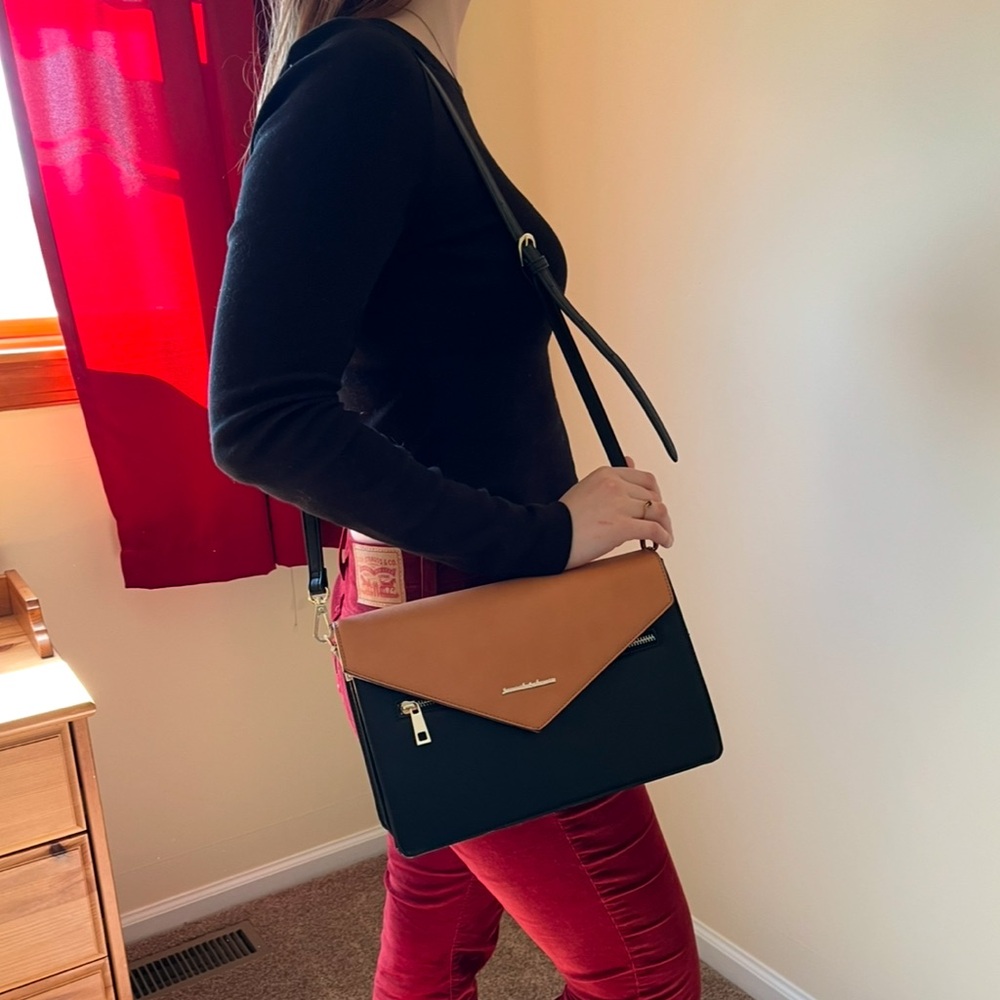 Samantha & Chouette Cross-body Bag